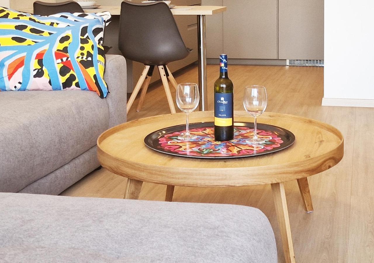 New Cozy 2 Room Pink Apartment Bratislava 058 Luaran gambar